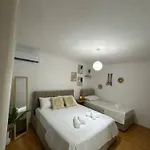 Апартаменты Meraki Center *